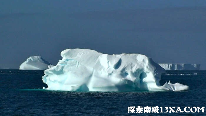 Iceberg_in_Antarctica_Antarctic_Peninsula.jpg
