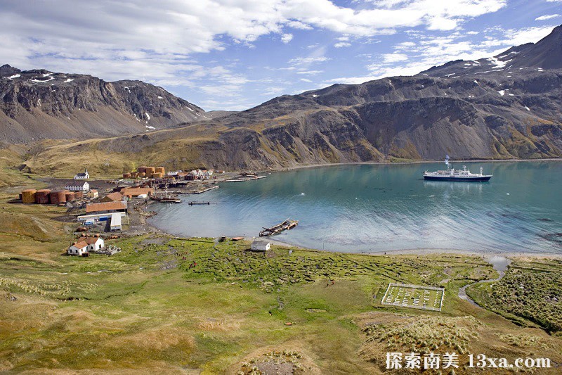 Grytviken_Harbour,_Island_of_South_Georgia,_United_Kingdom.jpg